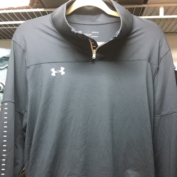 Under Armour Tops - Under Armour 1/4 zip pullover